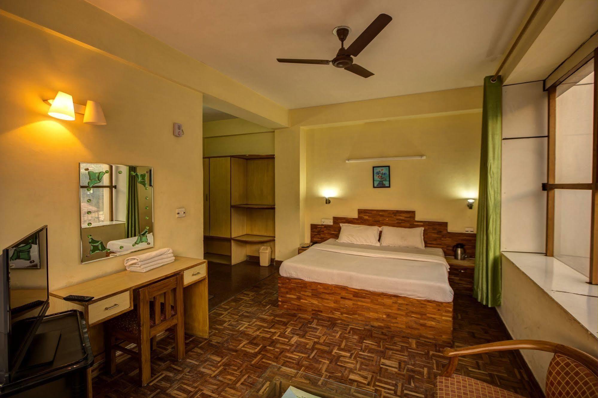 Kalinga Grand Hotel 마날리 외부 사진